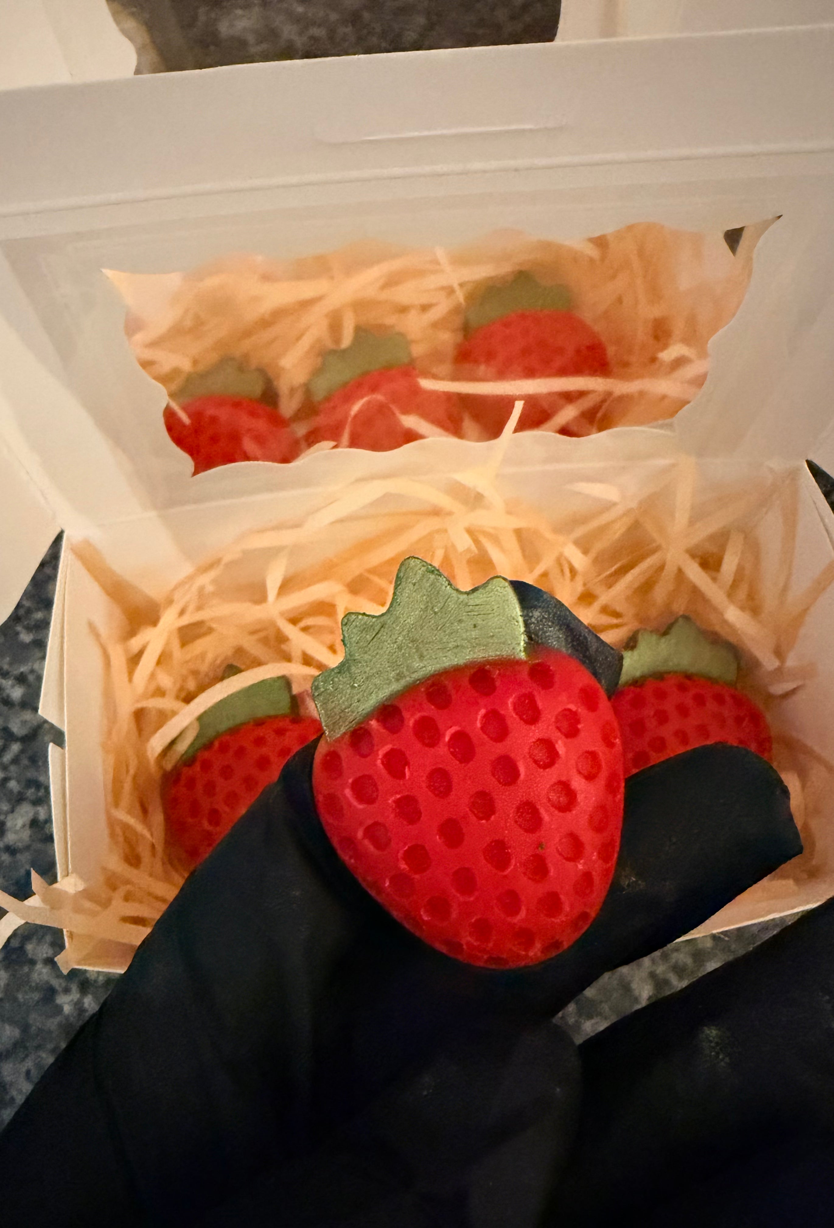Strawberry & Lily Strawbs